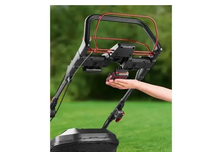 Benzínová sekačka na trávu s elektrostartem