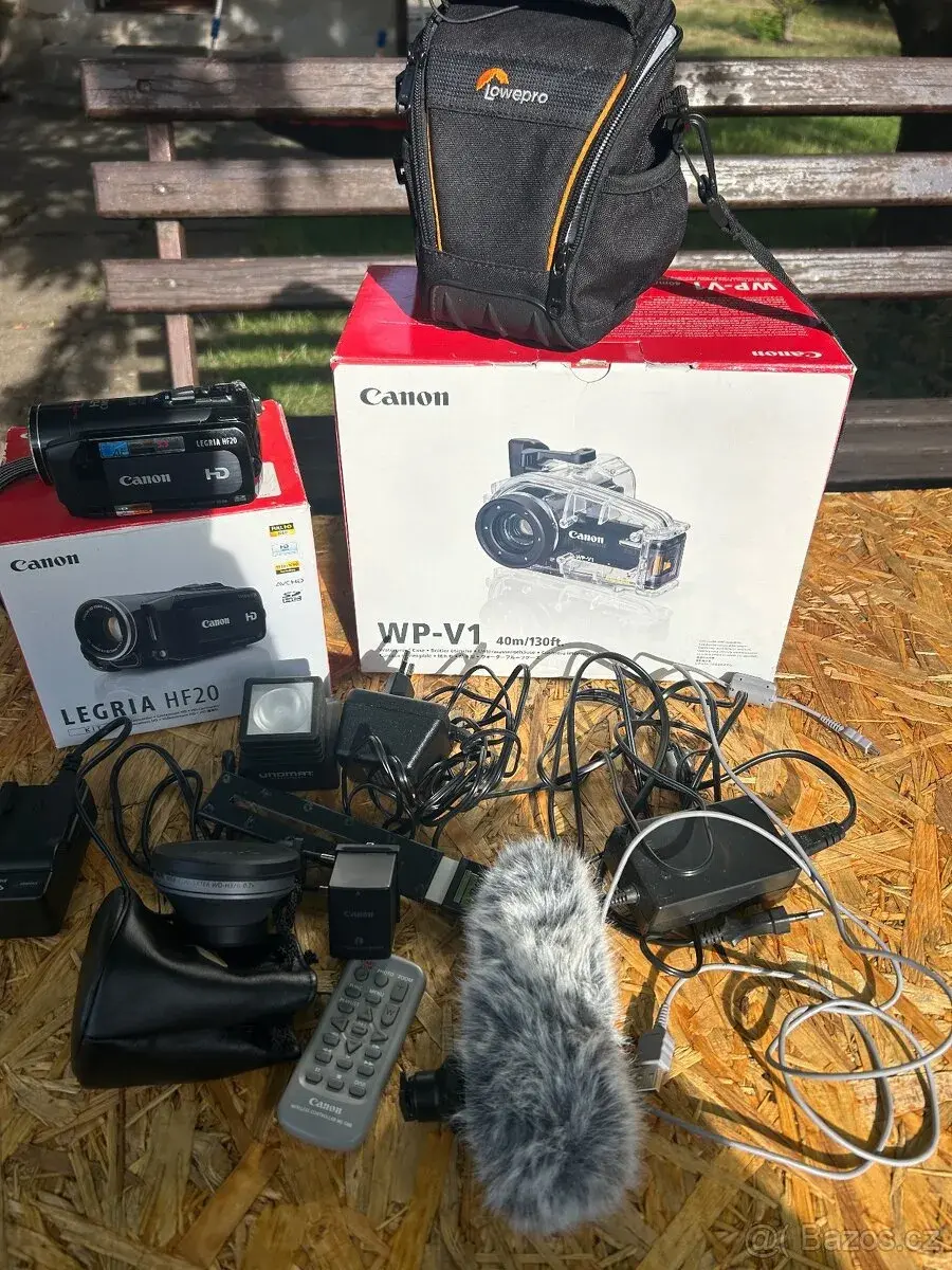 Canon Legria HF20 komplet příslušenství