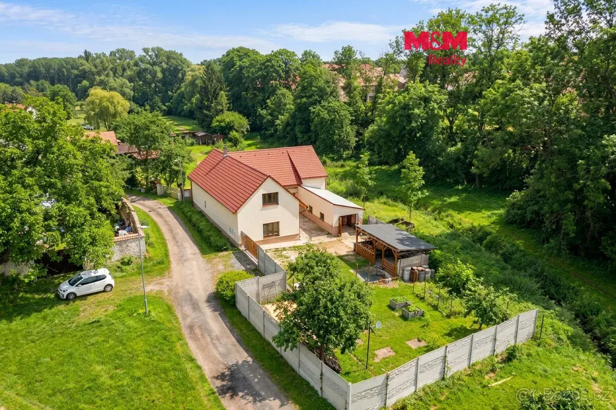 Prodej rodinného domu, 288 m², Peruc