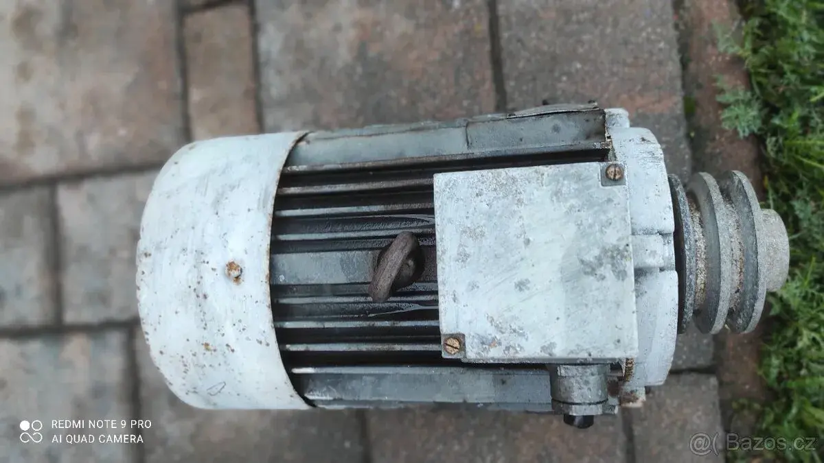 Elektromotor patkový