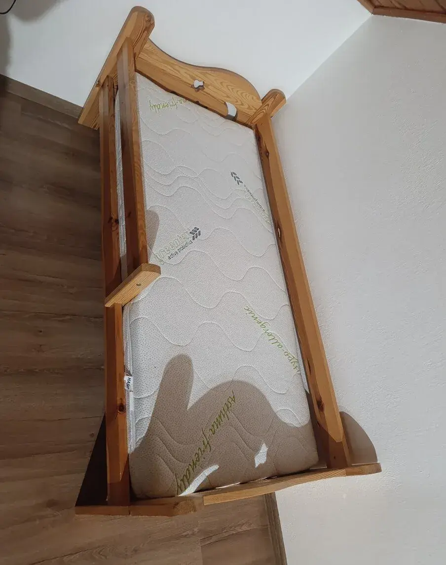 Dětská postel s matrací 160x70