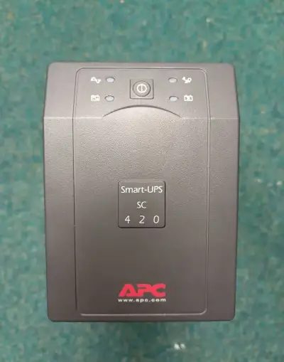 Záložní zdroj APC - Smart-UPS SC420I