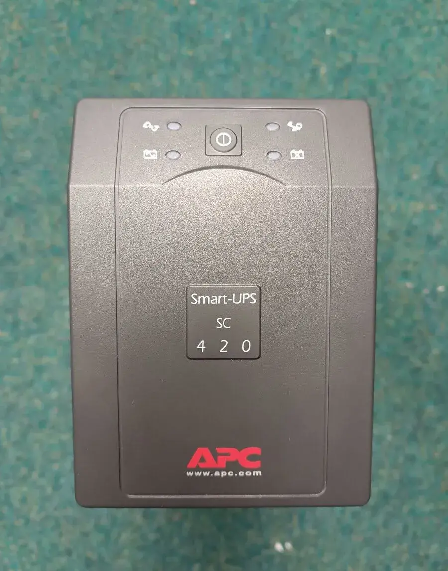 Záložní zdroj APC - Smart-UPS SC420I