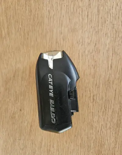 Světlo na kolo přední Cateye