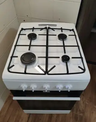 Plynový sporák Amica SPP 101 W