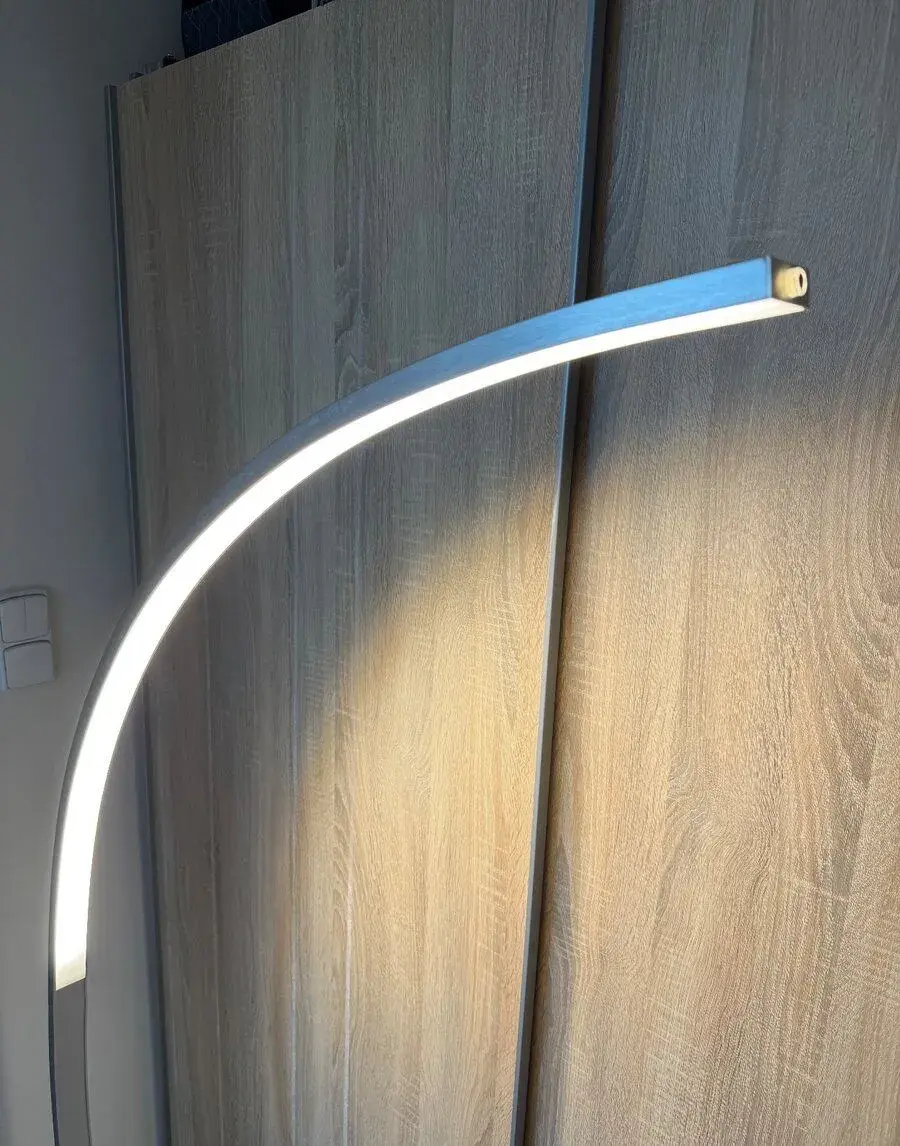 Stojací lampa led