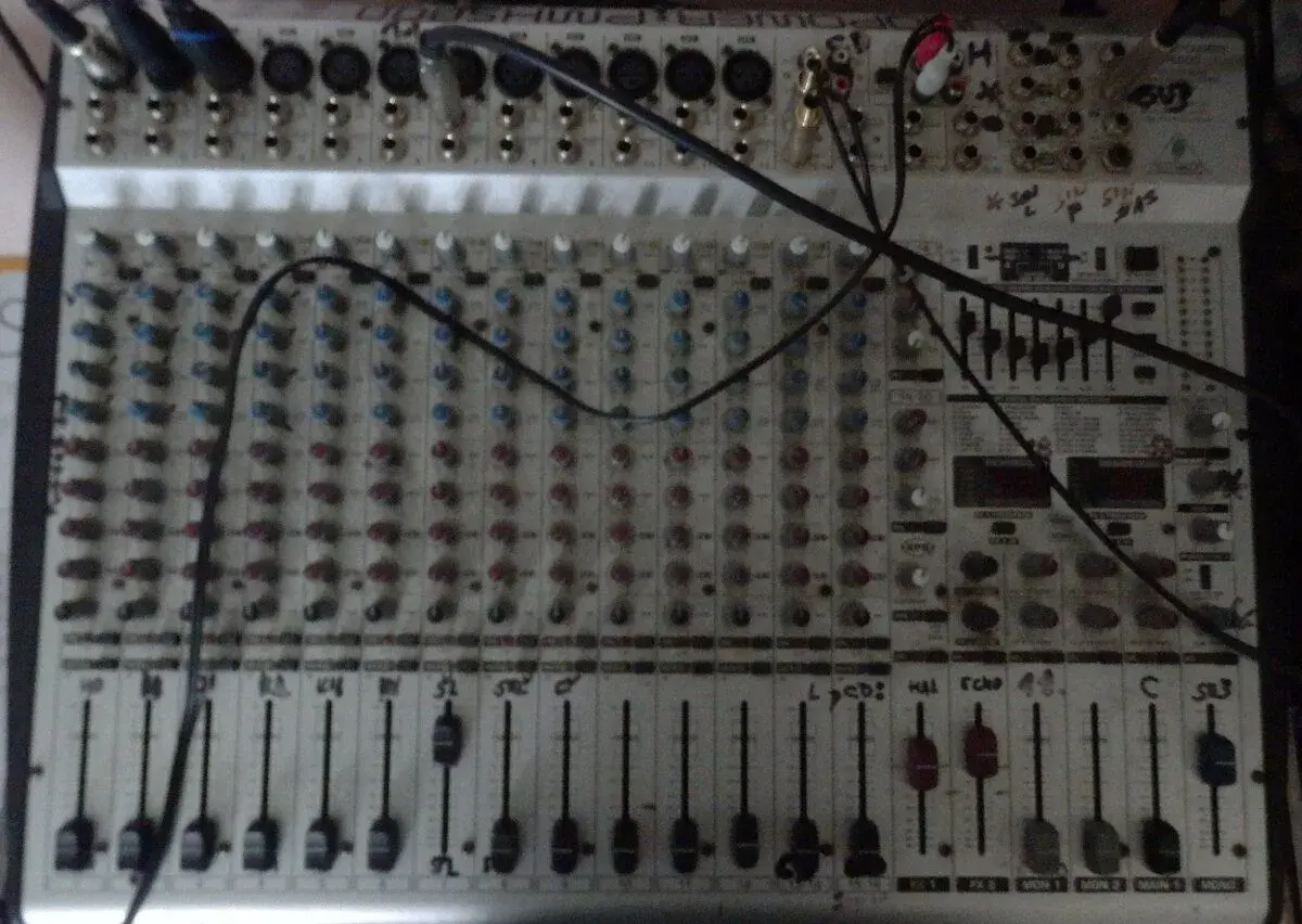Mixážní pult EUROPOWER PMH500