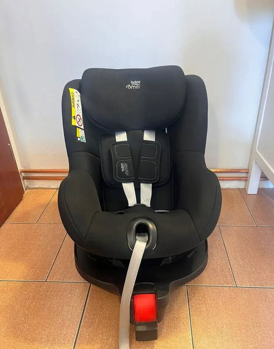 Britax Römer DUALFIX M i-SIZE, otočná 360°, ISOFIX