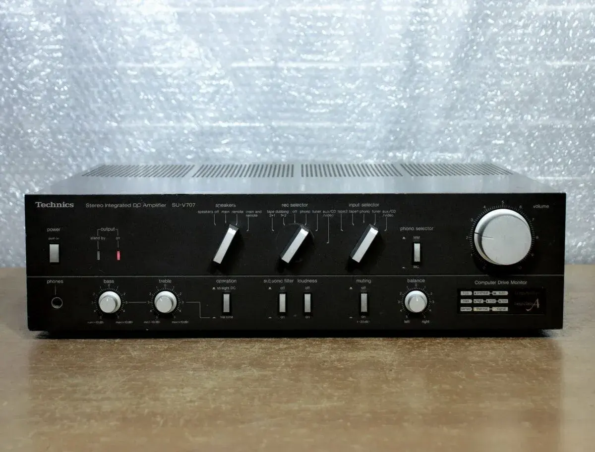 Zesilovač Technics.