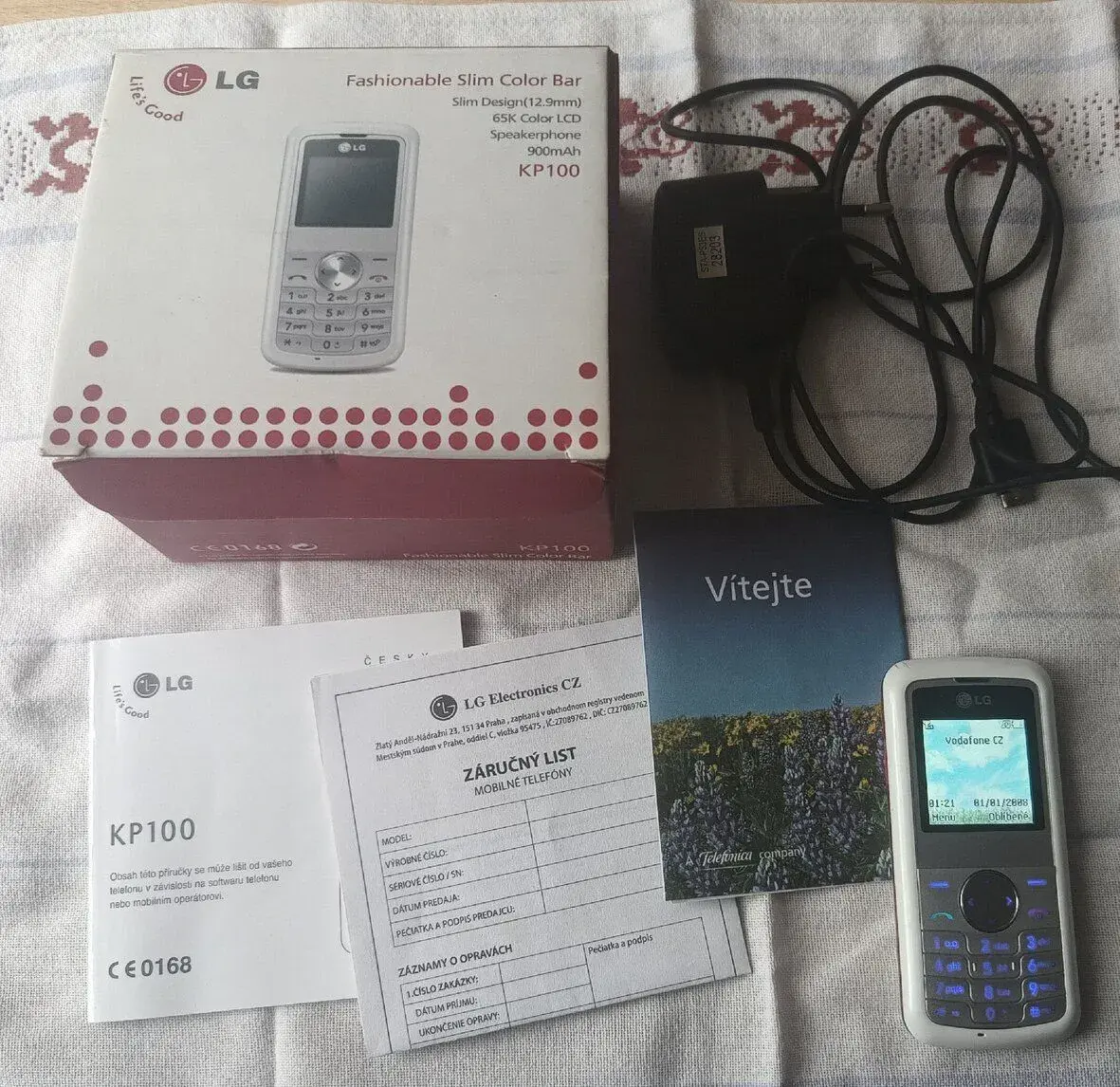 Mobilní telefon LG KP-100