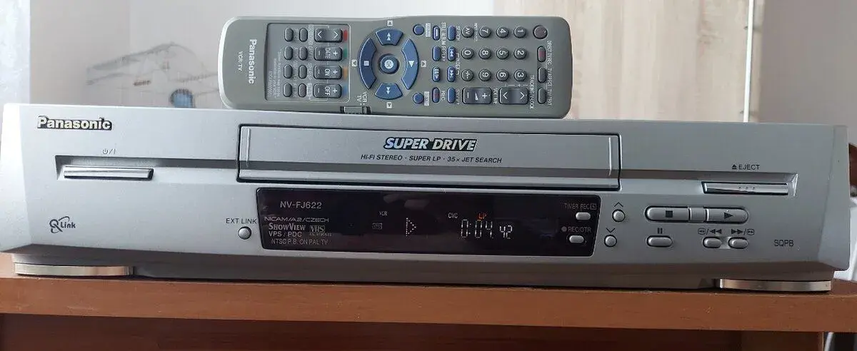 VIDEOREKORDÉR PANASONIC NV-FJ622 EE-S