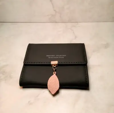 Elegantní černé pouzdro na karty / dokladovka Prettyzys