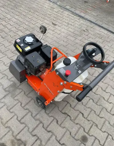 Pojezdová pila Husqvarna lv400v