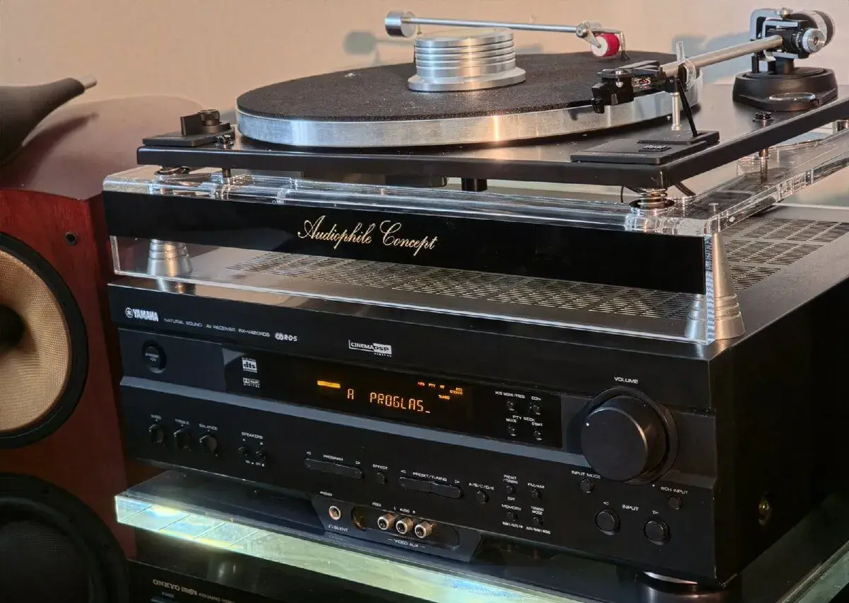 Receiver YAMAHA, neohraný kus od 1.majitele