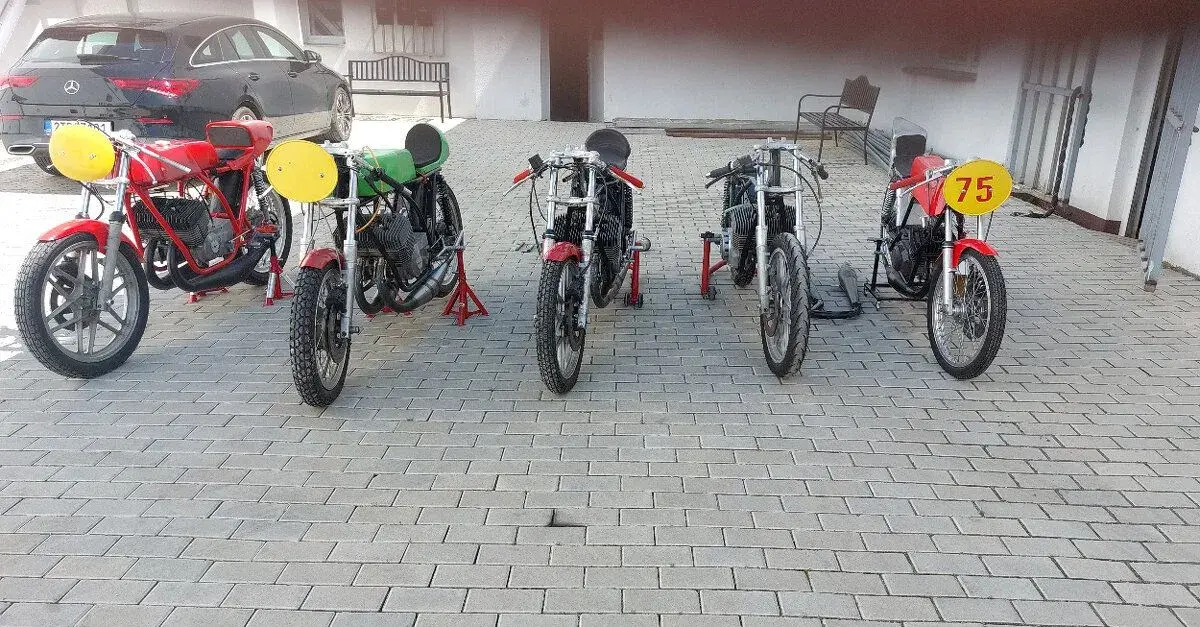 závodních motocyklů - Benelli, Moto Guzzi, Minarelli