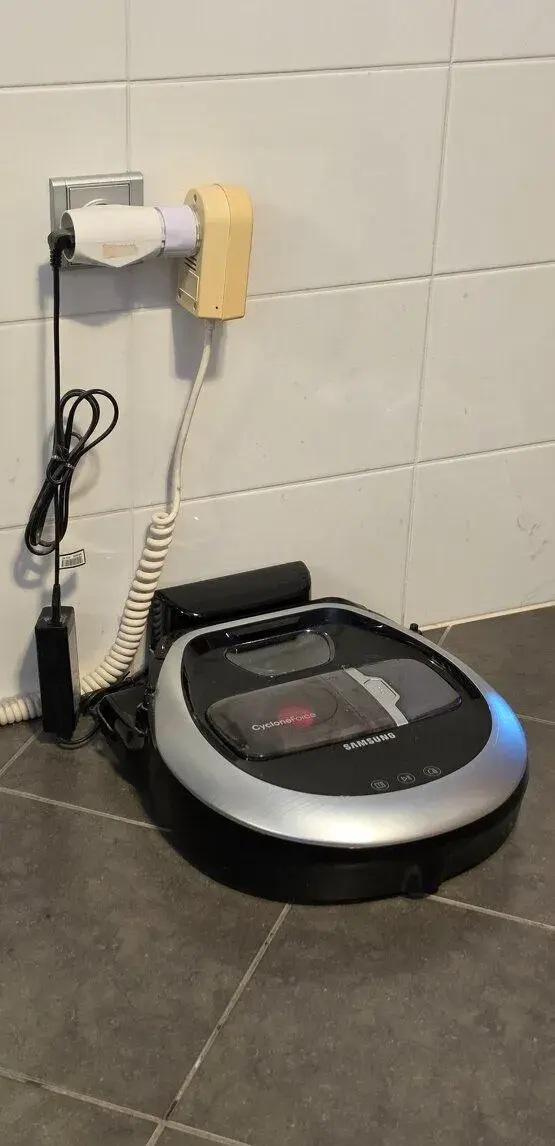 Robotický vysavač Samsung PowerBot VR20R7250WC