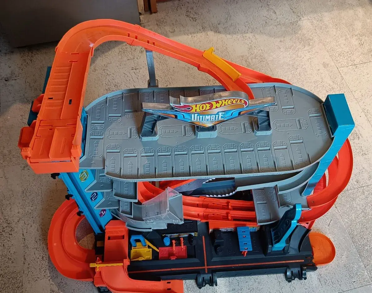 Hot Wheels City Ultimate Garage - FTB69