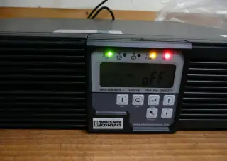 Nový, zabalený záložní zdroj 1000W