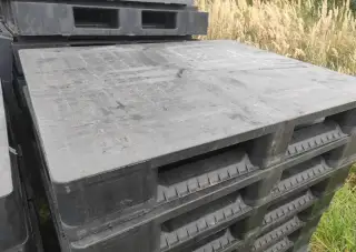 Plastové palety