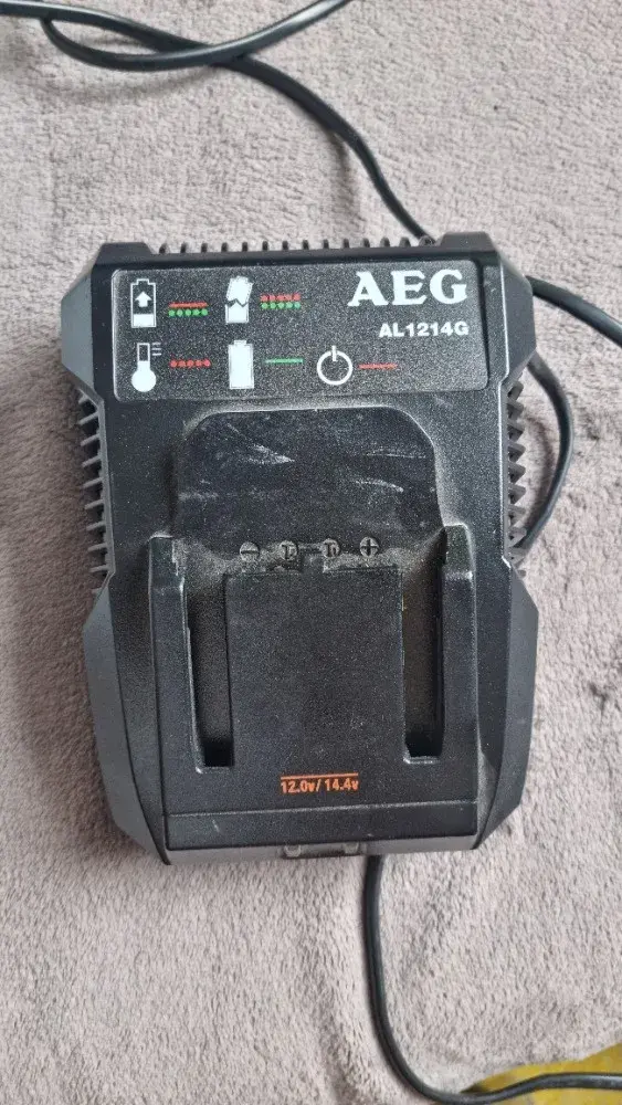 AEG nabíječka AL1214G