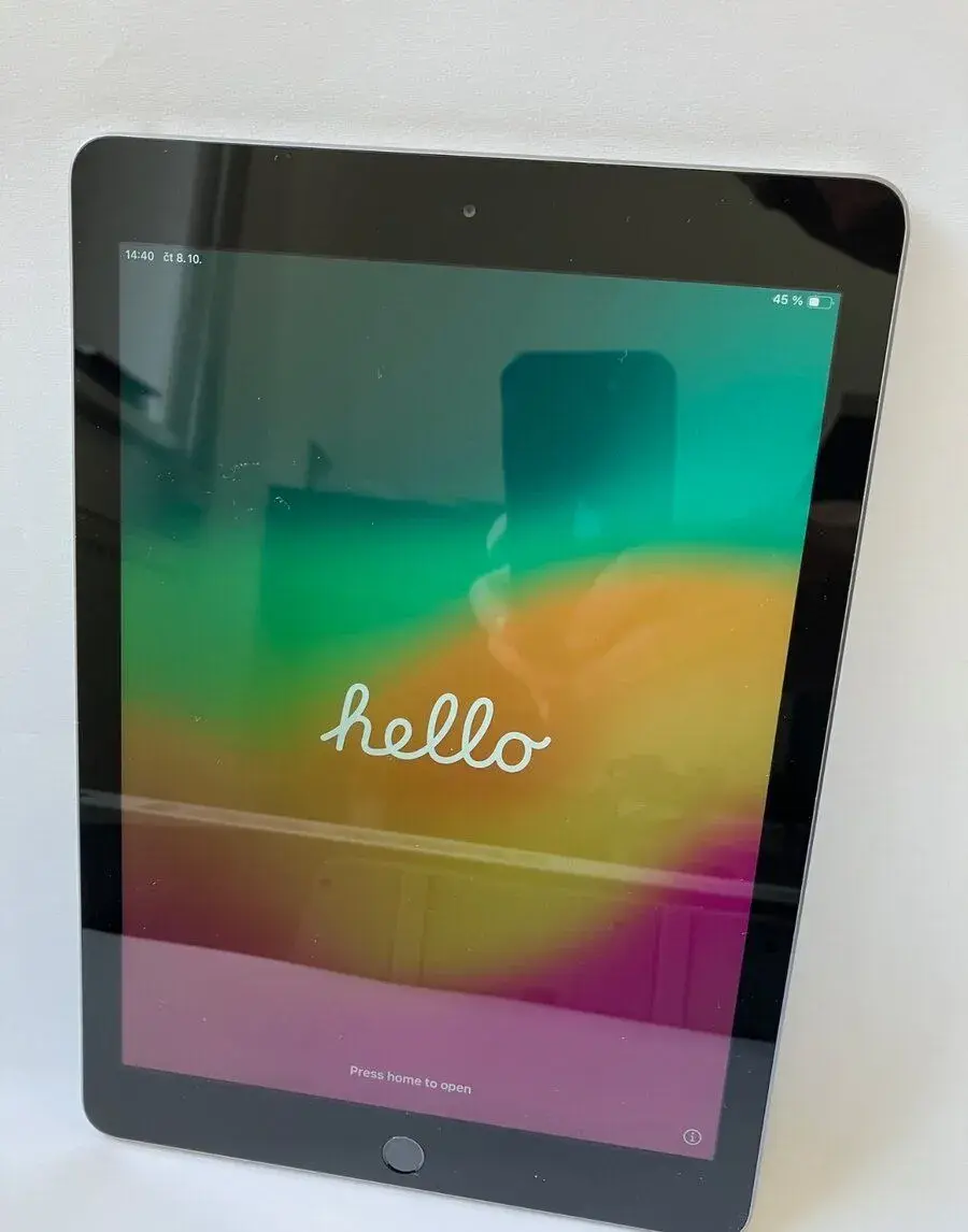 Apple iPad 9,7" (2018, 6. gen) 128GB Space Gray Wi-Fi + Cel