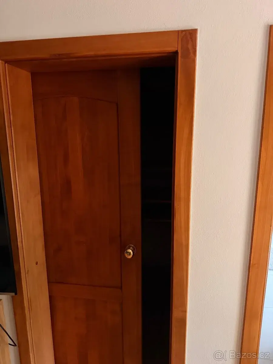 Dveře z masivu