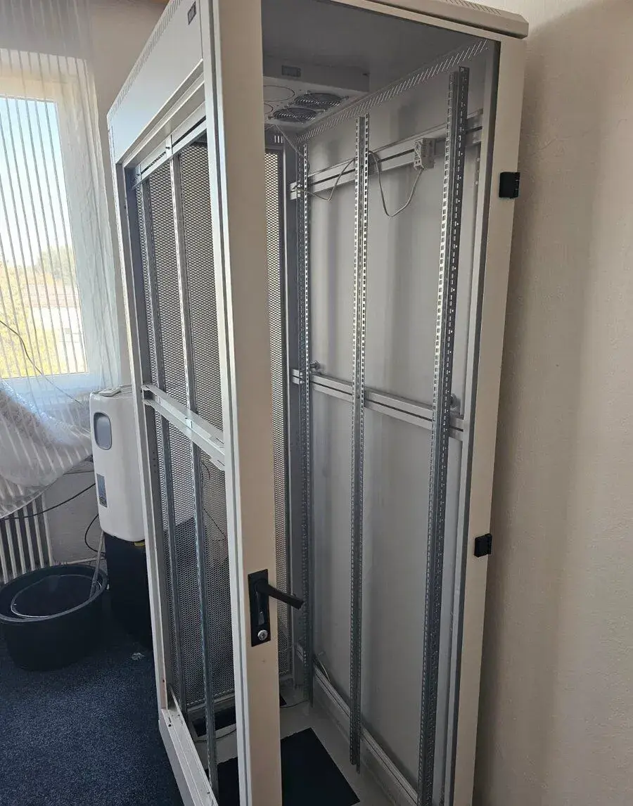 RACK Triton , 19", 45U, 600x1000mm, RMA-45-A61-CAX-A1