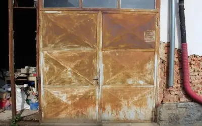 Plechová vrata 240x235 cm