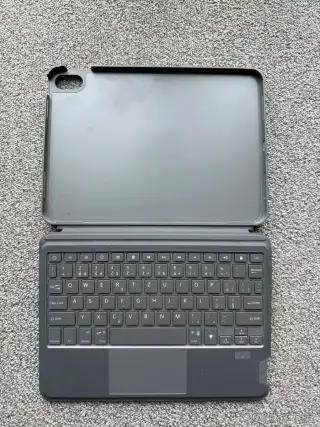 BLUETOOTH KLÁVESNICE/KRYT pro iPad
