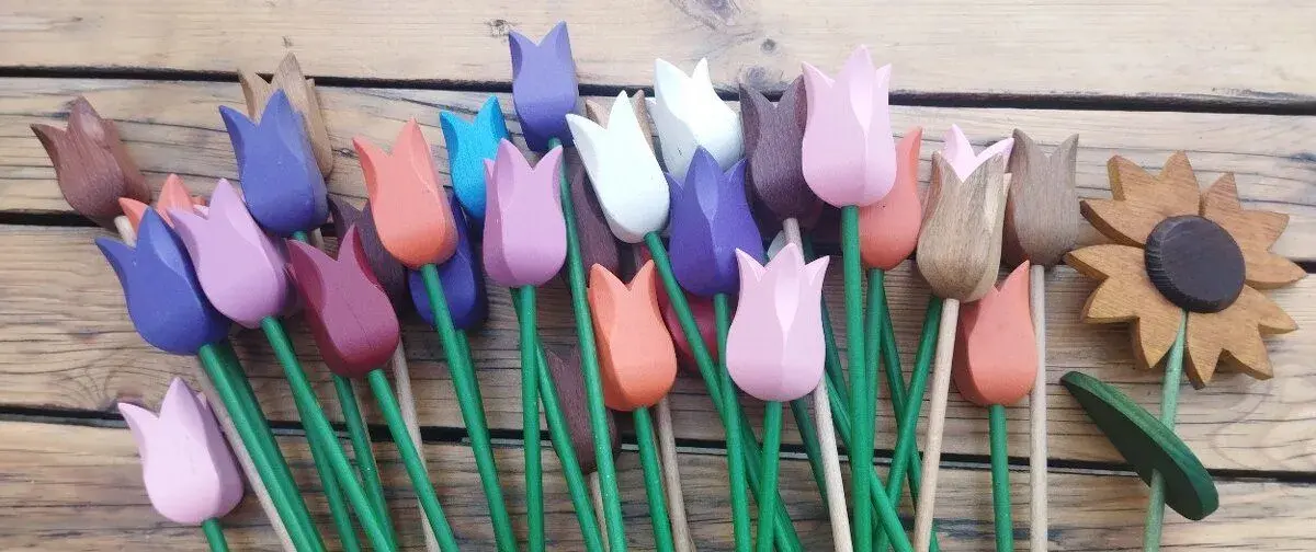 Dřevěné tulipány