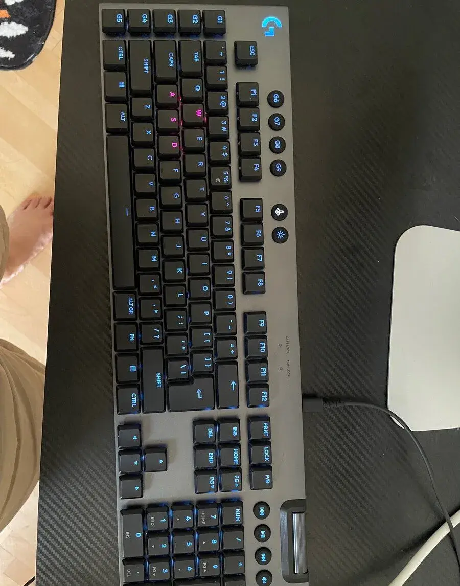 herní klávesnice Logitech G915 X Wired