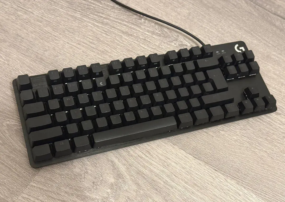 Mechanická klávesnice Logitech G413 TKL SE