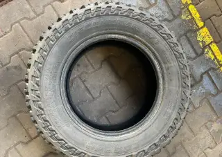 Pneu cooper discoverer S/T maxx 265/65 r17