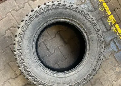 Pneu cooper discoverer S/T maxx 265/65 r17