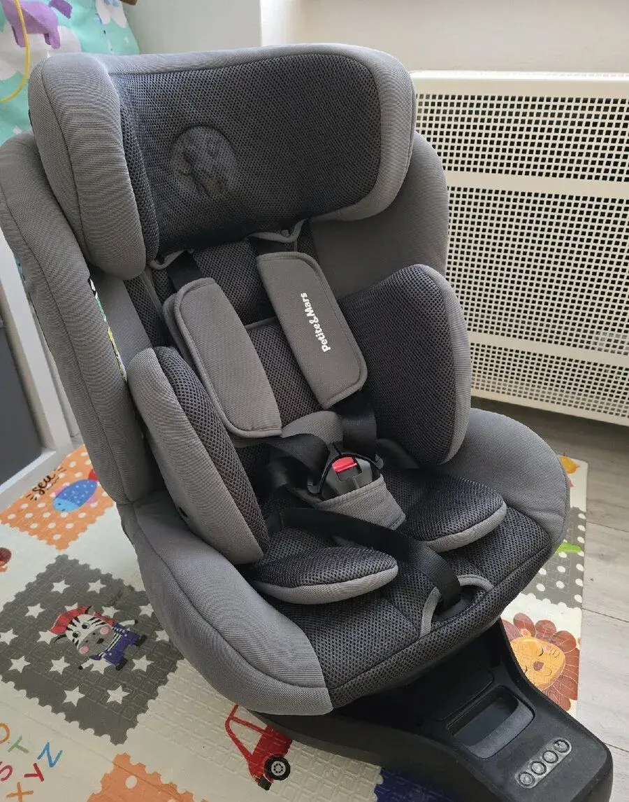 Autosedačka PETITE&MARS Grey Air 0-18 kg