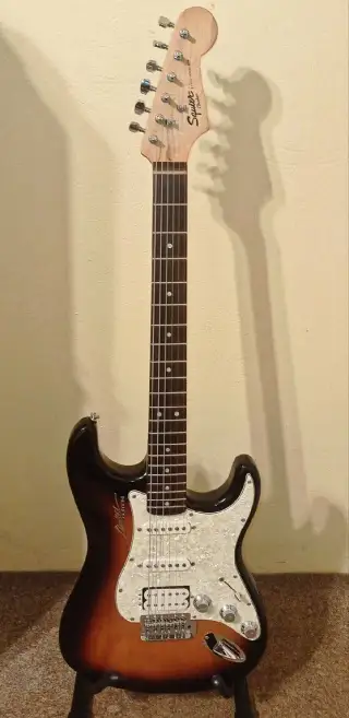 Squaier by Fender Stratocaster