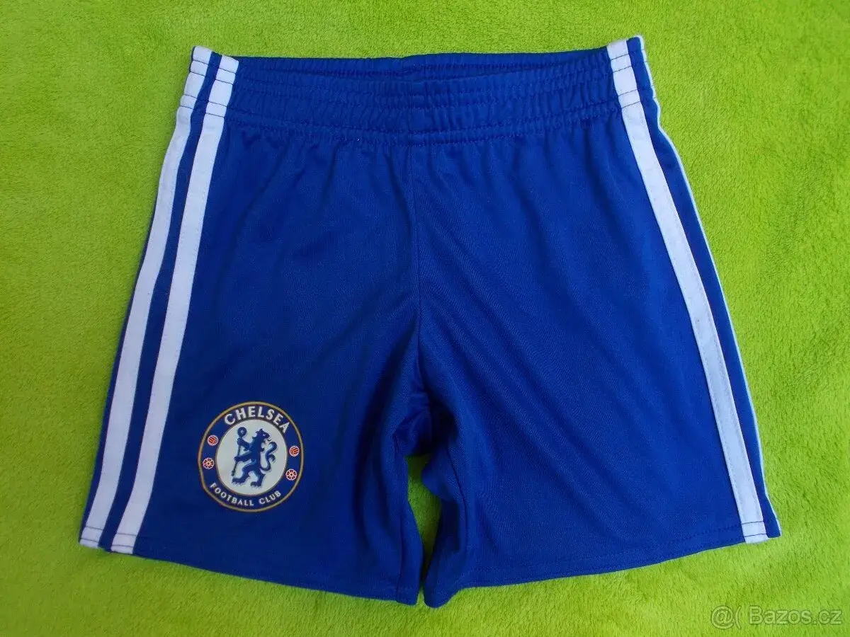 Sportovní kraťasy Adidas vel. 110