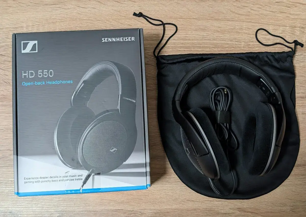 Prémiová sluchátka Sennheiser HD550 - jako nová se zárukou