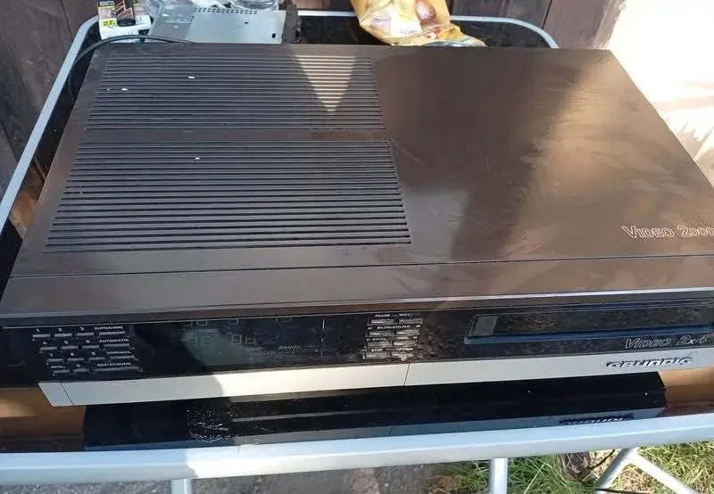 Grundig Video 2×4 2000