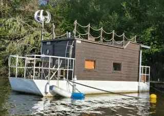 Rybaření na Slapech, hausbót