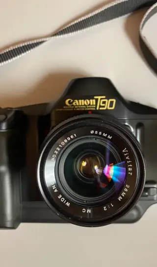 Canon T90 + Vivatar 28mm f/2