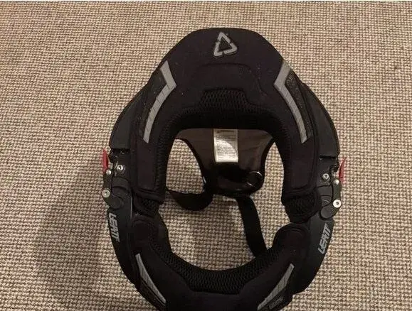 Krční chránič Leatt