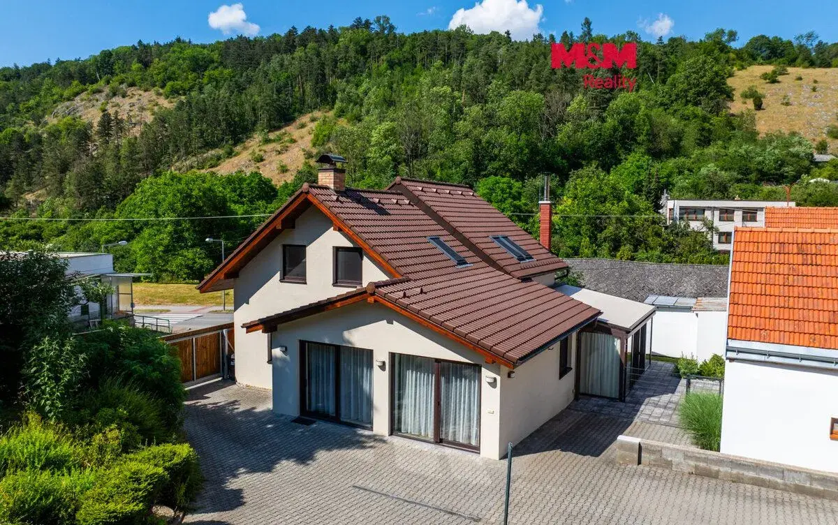 Prodej dvou rodinných domů, Blansko - Lažánky