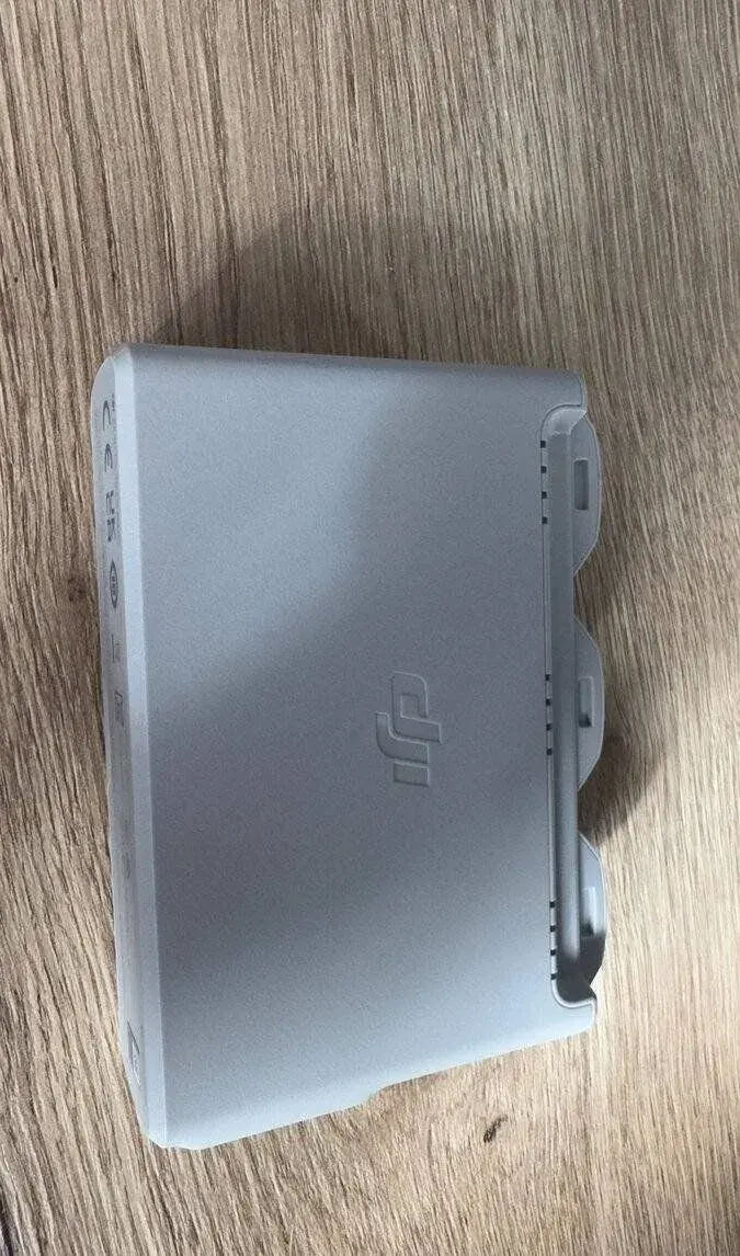 3x NOVÁ baterie DJI Neo (0 cyklů) + nabíjecí hub