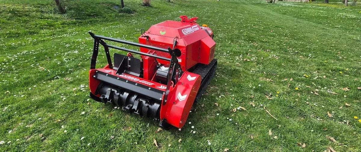 Výkonná RC lesni fréza záběr 80 cm, GSD 800,diesel mot 32HP