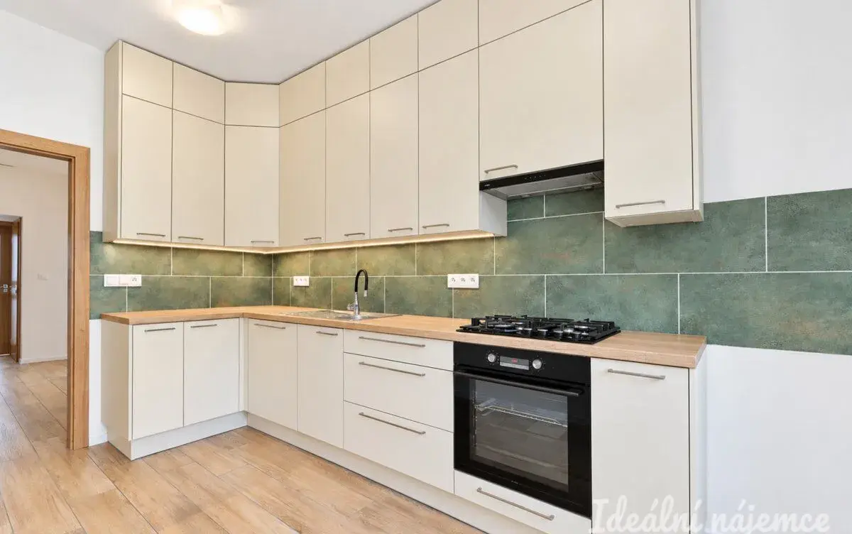 Pronájem bytu 3+1, Tábor, Ponava, 30 000 Kč/měs, 81 m2