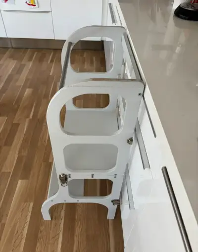 Učící věž Ette Tete Step’n’Sit – bílá, 2v1