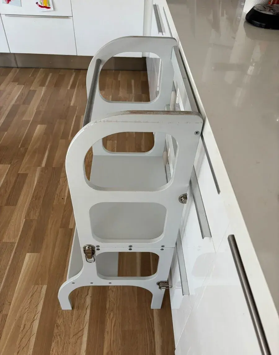 Učící věž Ette Tete Step’n’Sit – bílá, 2v1