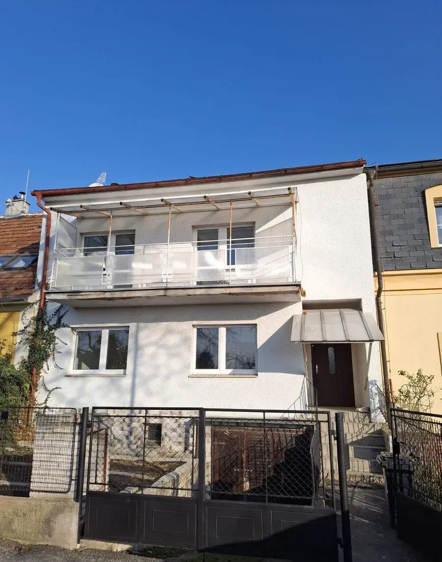 Dům před rekonstrukcí Praha