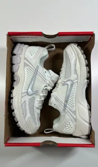 Nike Vomero 5 GS - Metallic Silver / Vast Grey - EU 36
